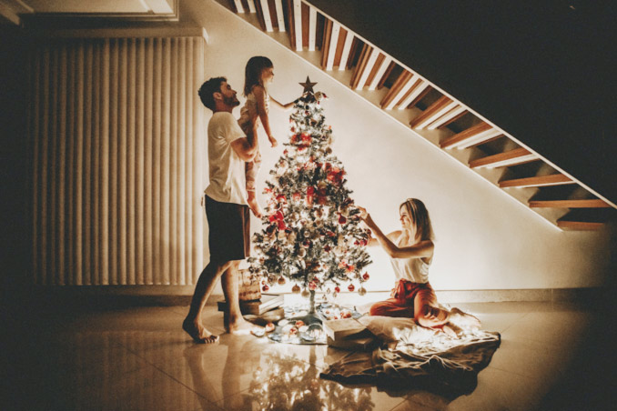 Decorate their own Christmas tree